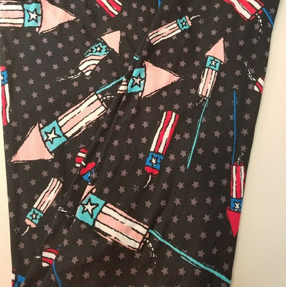 LuLaRoe OS Leggings - 4th of July